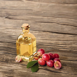 Jojoba Pharma 100% Pure Jojoba <b>Oil</b> Private Label Natural Liquid <b>Essential</b> <b>Oil</b> Extracted Through Cold Pressed Seeds Carrier <b>Oil</b> - Product Image 1