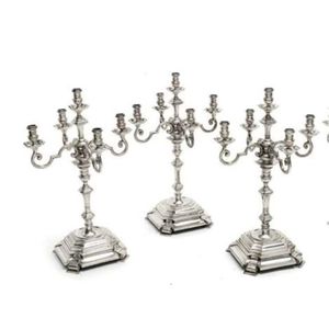 Paire de candélabres 3 lumières en argent antique, porte-bougie colonne en métal de luxe, candélabre de table décoratif cannelé, centre de table de mariage - Product Image 2