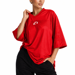 Camiseta deportiva de malla roja retro personalizada para mujer, jersey de fútbol americano con cuello en V, transpirable, de poliéster, con logo personalizado. - Product Image 2