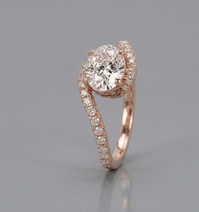 Élégante bague de fiançailles en or blanc 14 carats avec diamant de laboratoire ovale 2,30 carats taille East to West, sertie en bypass, cadeau d'anniversaire pour elle - Product Image 3