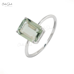 Anillo Minimalista de Plata de Ley 925 con Baño de Rodio y Gema de Amatista Verde Corte Esmeralda 11x9mm para Mujer, Venta al por Mayor de Joyas Chordia - Product Image 1