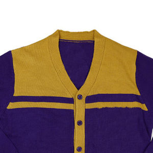 Ajoutez vos pulls personnalisés de haute qualité à col en V pour les logos de sororités/fraternités/écoles/collèges/universités, cardigans tricotés - Product Image 2