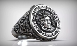 Superbe bague visage de Méduse en argent 925, oxydée style antique, avec bordure grecque, bijou statement pour homme et femme - Product Image 4