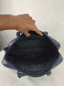 Maletín para Portátil de Cuero Sintético PU Impermeable Negro para Hombre y Mujer, Elegante Bolso de Mano Cruzado para Negocios con Asas Dobles - Product Image 6