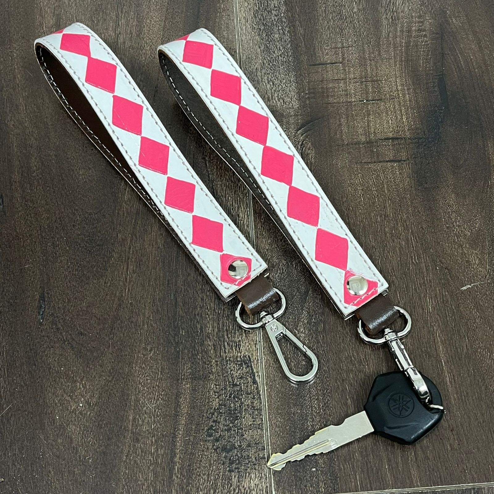 À carreaux roses et blancs