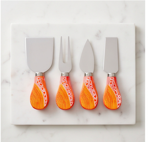 Juego de 4 Cuchillos para Queso con Hoja de Acero Inoxidable, Mango de Resina con Patrón de Mosaico Naranja, Herramientas para Untar Queso y Tenedores para Uso en la Cocina - Product Image 1