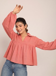Haut Peplum en Coton Slub Moderne et Élégant pour Femme – Vente en Gros – Haut Peplum en Coton à Col en V et Manches Bouffantes Coupe Droite Décontractée Style Ethnique pour Femme - Product Image 1