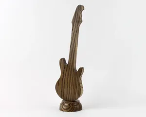 Guitare artisanale élégante en bois, objet décoratif personnalisé pour les amateurs de musique, cadeau pour la maison, instrument de musique, statue d'art, décoration de table - Product Image 1