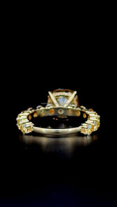 Anillo clásico de moissanita con cojín de color amarillo de plata de ley S925 de 4 garras para mujer, propuesta de compromiso, banda de boda - Product Image 5