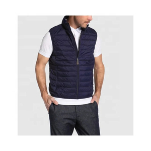 Gilet d'équitation confortable pour femme, confectionné en tissu léger et à séchage rapide, silhouette moderne et ajustée, panneaux respirants, en vente. - Product Image 2