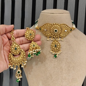 Magnifique ensemble collier et boucles d'oreilles en moissanite plaqué or de qualité supérieure, style antique, pour collection de mariage. - Product Image 2