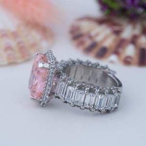Anillo de Moissanita Cuadrada Rosa con Halo, Anillo de Boda Nupcial, Joyería en Tono Plateado para Mujer, Chapado en Rodio Rosa y Azul, Gran Cúbico Rectangular - Product Image 3