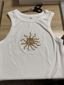 Top de Tirantes con Bordado de Diseño Premium y Pedrería, con Exquisito Trabajo Hecho a Mano y un Elegante Diseño Artístico - Product Image 4