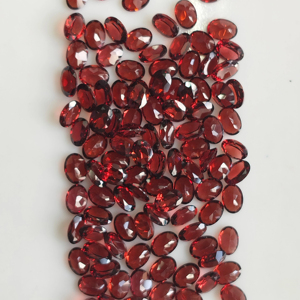 โกเมนสีแดงธรรมชาติ 7x5 มม. รูปทรงวงรี คุณภาพดีที่สุด พลอยหลวมสำหรับทำเครื่องประดับ - Product Image 5