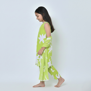 Kurti Estampado de Excelente Calidad con Cuello en V y Sin Mangas, Color Verde Claro, para Atuendos Especiales, Disponible en Grandes Cantidades - Product Image 2