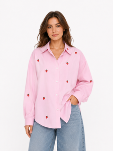 เสื้อเชิ้ตผู้หญิงสีชมพูปักลายสตรอว์เบอร์รี่ แขนยาว สไตล์ลำลอง ทรงหลวม เสื้อผู้หญิงสั่งทำพิเศษ เสื้อยืดผ้าฝ้ายสำหรับฤดูใบไม้ผลิและฤดูร้อน - Product Image 5