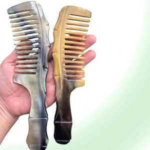 Peigne à cheveux artisanal en corne de vache écologique, couleur naturelle, moderne, pour massage de la barbe, cadeau d'affaires, prix abordable - Product Image 1