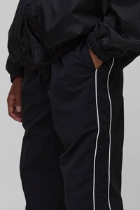 Pantalones Deportivos Holgados con Rayas Laterales para Hombre, Estilo Modesto, Personalizados con Serigrafía Ligera, Talla XL, Pantalones de Nailon Cortavientos - Product Image 2