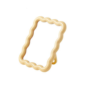 Cadre photo en résine en promotion pour la décoration intérieure, idéal pour les cadeaux et la préservation de souvenirs personnalisés, disponible à prix réduit - Product Image 3