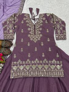 Lehenga Choli de Diseño Premium, Listo para Usar, con Dupatta, en Seda Simmer Gloriosa con Bordado, Color Morado - Product Image 4