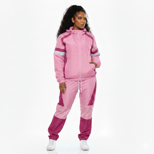 Conjunto de dos piezas para mujer: Sudadera con capucha OEM personalizada, top corto de chándal con media cremallera, chaqueta cortavientos y pantalones para gimnasio. - Product Image 2