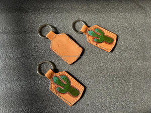 Llaveros de cuero tallados a mano, llaveros de cuero con forma exótica bonita, accesorios de cuero, llaveros bonitos para unisex - Product Image 4