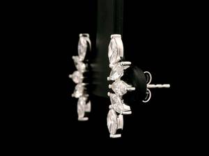 Boucles d'oreilles clous en moissanite taille marquise Sunburst avec grappe de pierres en argent 925, magnifiques clous de mariée pour mariage, bijoux fins, cadeau pour elle - Product Image 4