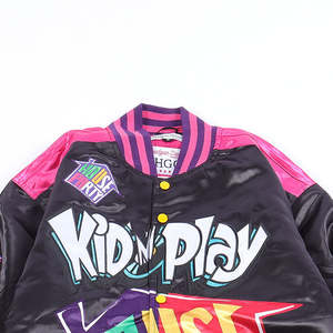 Chaqueta bomber satinada sublimada personalizada OEM, de gran tamaño, con hombros caídos, estilo universitario para hombre, con etiqueta personalizada, cómoda y transpirable. - Product Image 3