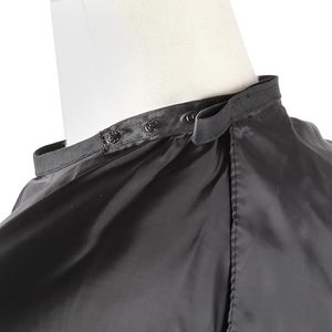 Tactus Industries TI-HDC-666 Cape de Coiffure Noire Écologique à Boutons Pression en Polyester Résistante à l'Eau Unisexe - Product Image 6