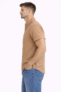 Chemise à manches courtes pour homme, col mandarin, marron camel – Mélange de lin, décontractée, boutonnée, pour l'été, avec poignets retroussés, légère - Product Image 2