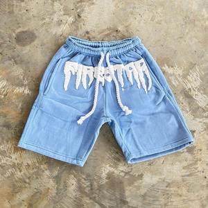 Nouveau style short de survêtement en coton épais pour homme, imprimé en relief, en molleton bouclette, idéal pour l'été et le streetwear - Product Image 1