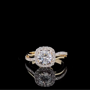 Anillo de Compromiso con Diamante Cultivado en Laboratorio de Corte Redondo de 1.70 CTW, Anillo Halo de Oro Sólido de 14K - Product Image 1