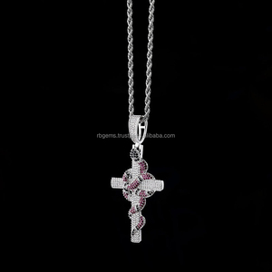 จี้เพชรแล็บโกรว์สำหรับผู้หญิงจาก RB Gems จี้เพชร VVS รูปตัวอักษร สไตล์ฮิปฮอป ประดับเพชรแบบ Iced CROSS สีเหลืองทอง ได้รับการรับรองจาก GIA - Product Image 3