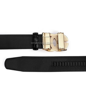 Elegante cinturón de cuero en relieve para hombre, accesorio de cintura llamativo de acabado suave lujoso contemporáneo, costura definida duradera - Product Image 3