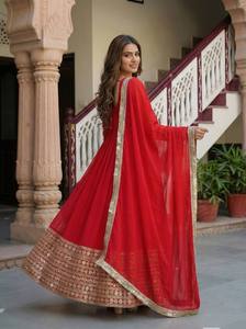 Robe longue en velours de qualité supérieure avec dupatta, élégante et luxueuse, tenue de mariage indienne et pakistanaise, entièrement cousue. - Product Image 2