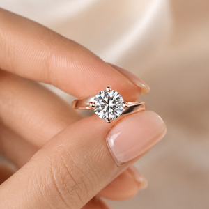 Hermoso Anillo Solitario en Oro Rosa |   Anillo de Oro Rosa de 14K con Diamantes Reales para Mujer |   Joyería de Diseño de Lujo para Fiestas de Compromiso - Product Image 1