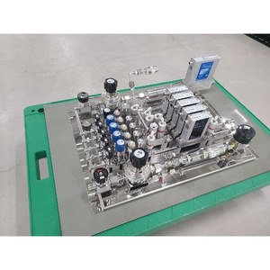 Válvula de Diafragma Neumática FUJIKIN IGS MFC GAS BOX AAIH-127 Usada Como Nueva, Piezas de Equipos Semiconductores Legacy - Product Image 2