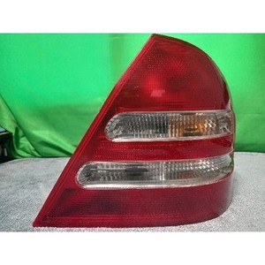 Luz Trasera Derecha Usada Clase C A2038200264 - Product Image 1