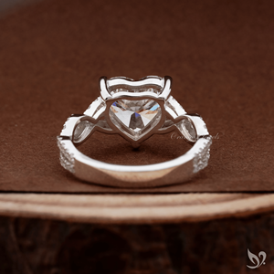 Anillo de diamante cultivado en laboratorio con forma de corazón de 3 quilates, banda retorcida con pavé, certificado IGI, oro blanco de 10 quilates, anillo de aniversario. - Product Image 3