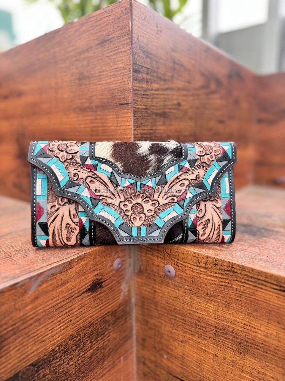 สีน้ำตาล