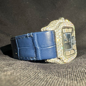 นาฬิกาข้อมือควอตซ์หรูหราสำหรับผู้ชาย ตัวเรือนสแตนเลสสตีล กันน้ำ ดีไซน์ทันสมัย สีสันปรับแต่งได้ ตัวล็อคแบบผีเสื้อ - Product Image 1