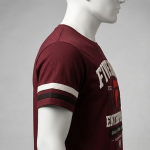 เสื้อยืดพรีเมียมสำหรับผู้ชาย ออกแบบด้วยผ้าที่ระบายอากาศได้ดี สวมใส่สบาย นุ่มนวล และมีคุณภาพทนทาน เหมาะสำหรับการสวมใส่ลำลองในชีวิตประจำวันและกิจกรรมต่างๆ - Product Image 3