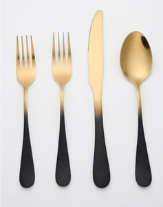 Ensemble de couverts modernes en or et noir, résistant au lave-vaisselle, fourchette, cuillère, couteau, pour une table élégante - Product Image 1