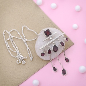 Pendentifs longs en argent sterling 925 avec grenat rouge naturel en forme de poire, bijoux fins, distributeur de bijoux - Product Image 1
