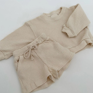 Conjunto de Dos Piezas de Algodón para Bebé Unisex, Camiseta y Pantalones Cortos de Color Sólido, Atuendo Informal de Verano, Cuello Redondo, Manga Corta, Ropa Transpirable - Product Image 2