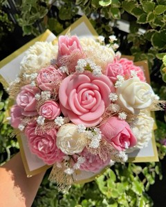 Hermosa Vela Decorativa con Ramo de Flores, Vela Perfumada Hecha a Mano para Bodas, Decoración del Hogar y Regalos, Precio al por Mayor - Product Image 4