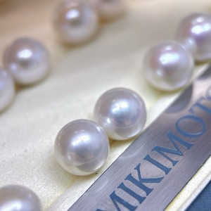 Pendientes de Perlas de Tahití de 10-11 mm, Plata de Ley S925 de Precisión, Redondos e Impecables, Engaste Alto - Product Image 3