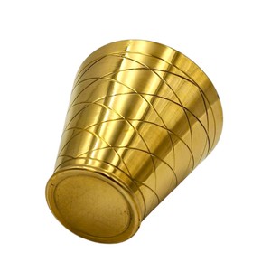 Taza de Latón con Diseño Artesanal de Lujo Premium (8x7.5cm). Elegante y Duradero para Hoteles/Restaurantes. Artesanía tailandesa de alta calidad. - Product Image 3