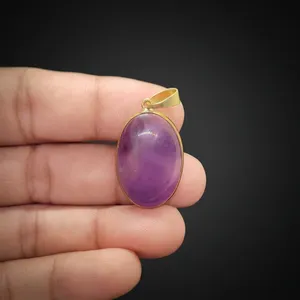 Colgante de latón con amatista natural |   Colgante con Cabujón de Amatista Púrpura en Marco de Latón |   Joyería Artesanal al por Mayor - Product Image 2