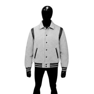 Blouson universitaire décontracté gris clair à boutons-pression pour homme, style universitaire de luxe avec accents en cuir noir, col rabattu, décontracté, automne - Product Image 1